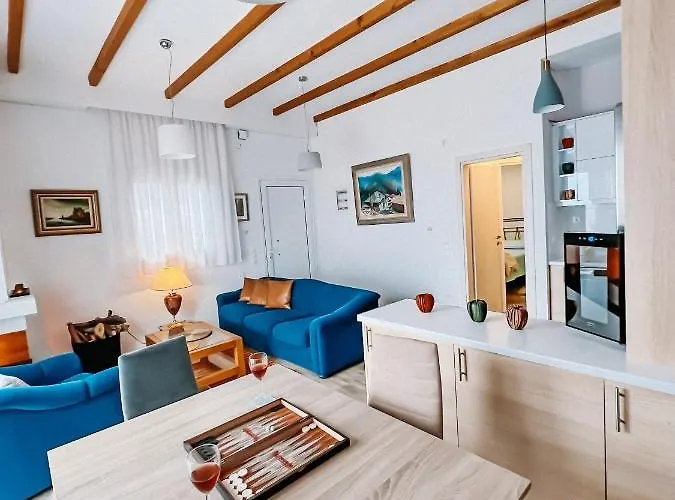 Galini Paralia Platanou Apartman *